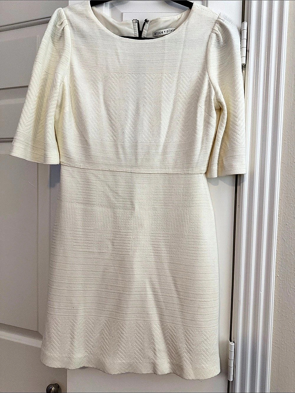 alice + olivia Textured Mini Dress in Cream Size 6 Like New